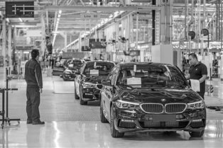 沈阳 以“四个中心”建设为引擎，驱动全面振兴，机动车检测服务提档升级