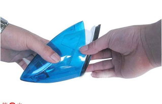 车载吸尘器 干湿两用、带鸭嘴设计的汽车清洁利器